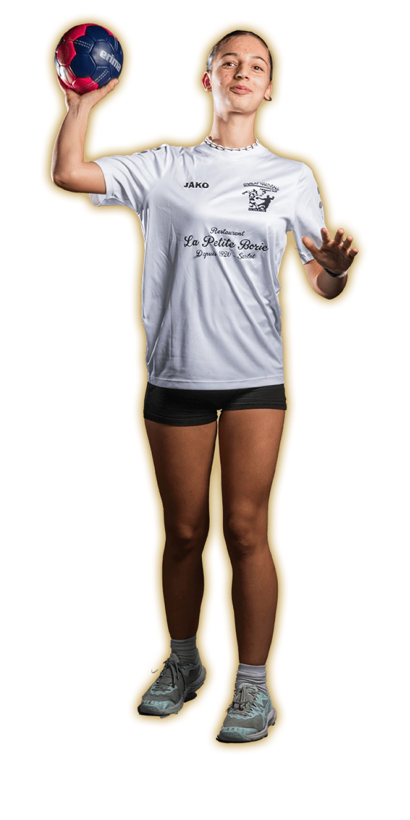 Portrait de Romane Fagot, joueuse en catégorie '-18 ans Filles' au Sarlat Handball Périgord Noir, club de handball amateur en Dordogne