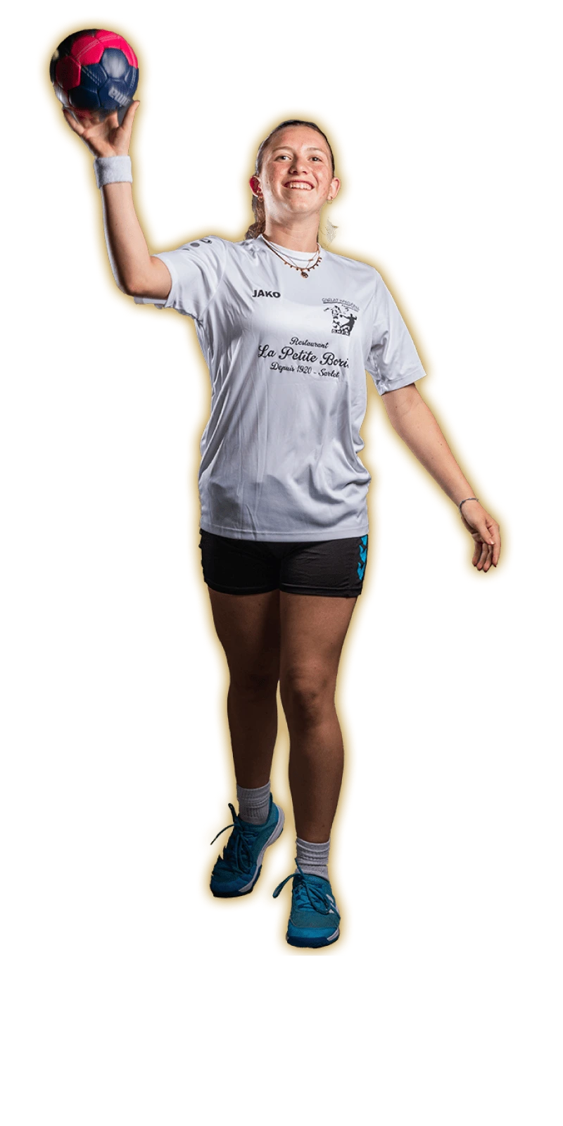 Portrait encadré de Bettina Foucher, joueuse évoluant comme arrière droite en catégorie '-18 ans Filles' au Sarlat Handball Périgord Noir, club de handball amateur en Dordogne